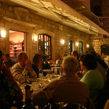 Alojamento de Acomodação e Pequeno-almoço Nora Hvar Hvar Town