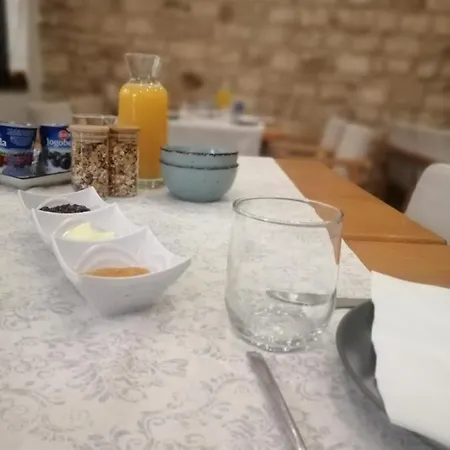 Bed and breakfast Nora Hvar 3*