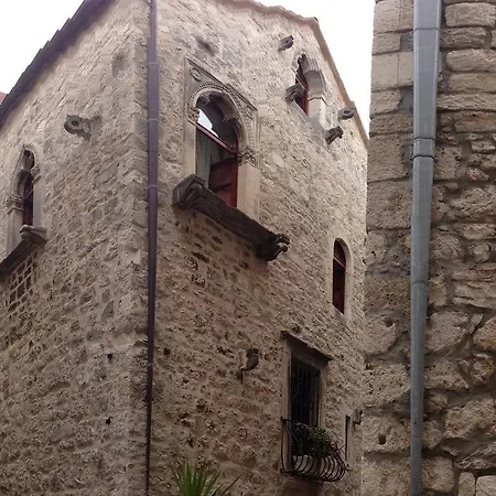Nora Hvar 4*