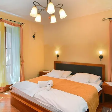 Nora Hvar Bed and breakfast 3*