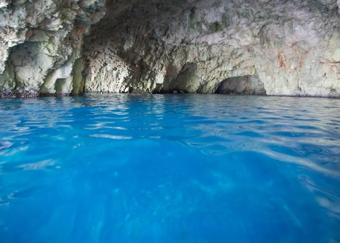 Nora Hvar Alojamento de Acomodação e Pequeno-almoço 4*