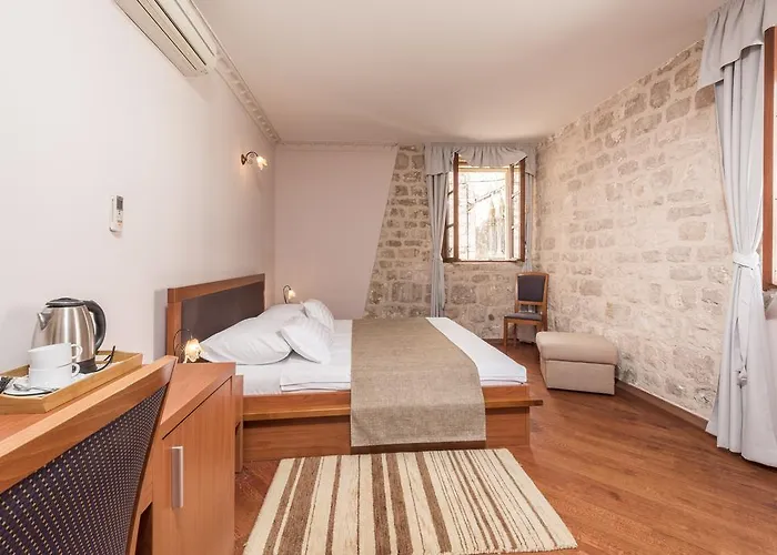 Nora Hvar Alojamento de Acomodação e Pequeno-almoço Hvar Town