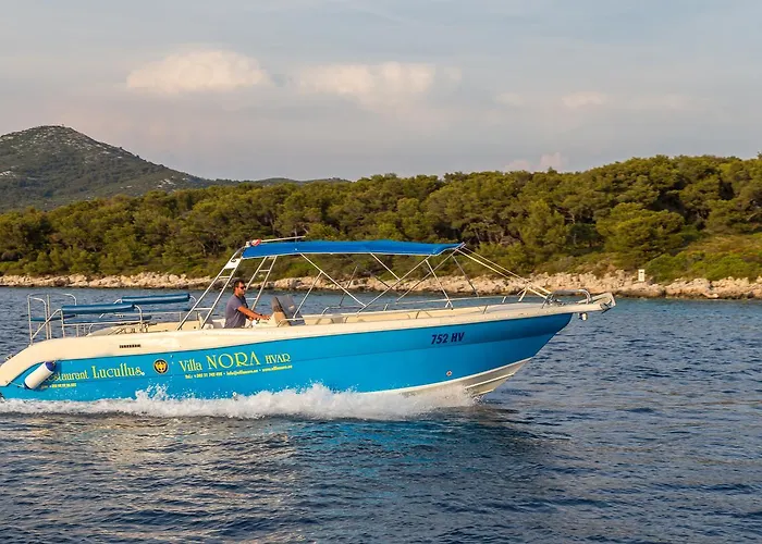 Alojamento de Acomodação e Pequeno-almoço Nora Hvar 4*