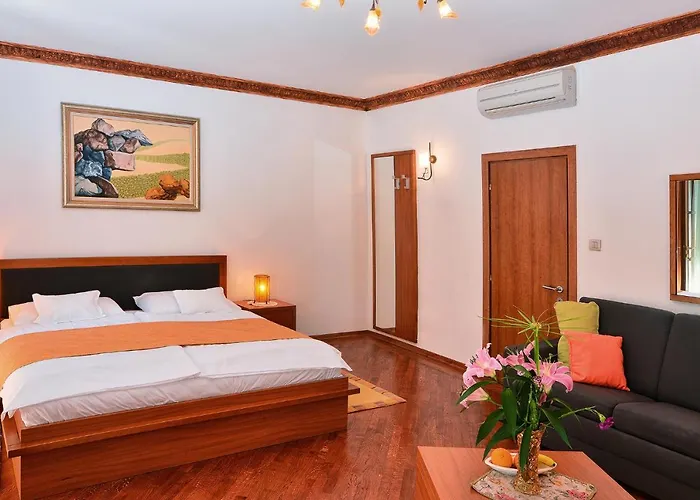 Villa Nora Hvar Bed & Breakfast 4*