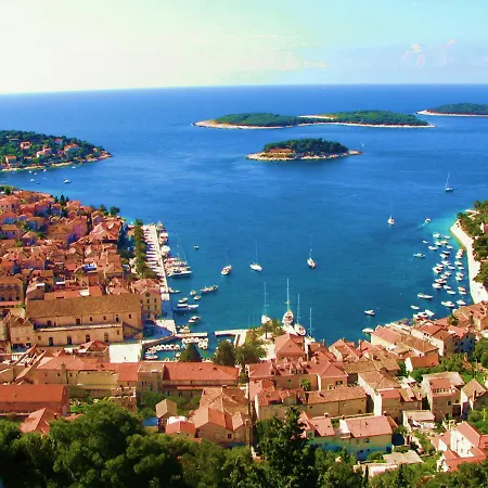 Villa Nora Hvar Bed & Breakfast 3*