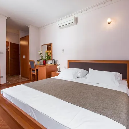 Villa Nora Hvar Bed & Breakfast 3*