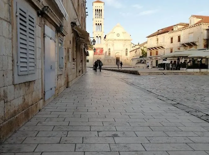 Bed and Breakfast Nora Hvar 4*