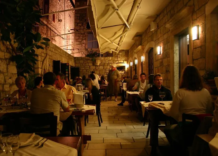 Nora Hvar 4* Χβαρ