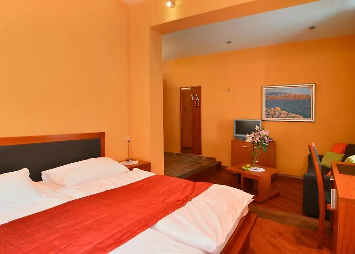 Nora Hvar 4* Χβαρ